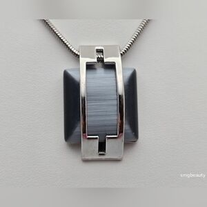 ✨2/$10✨ Silver-Tone Cat’s Eye Rectangle Pendant Necklace 24'' Long